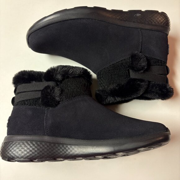 Skechers On-the-GO City Water Repellent Suede Boots - Size: 8 Wide - NIB - Picture 1 of 16